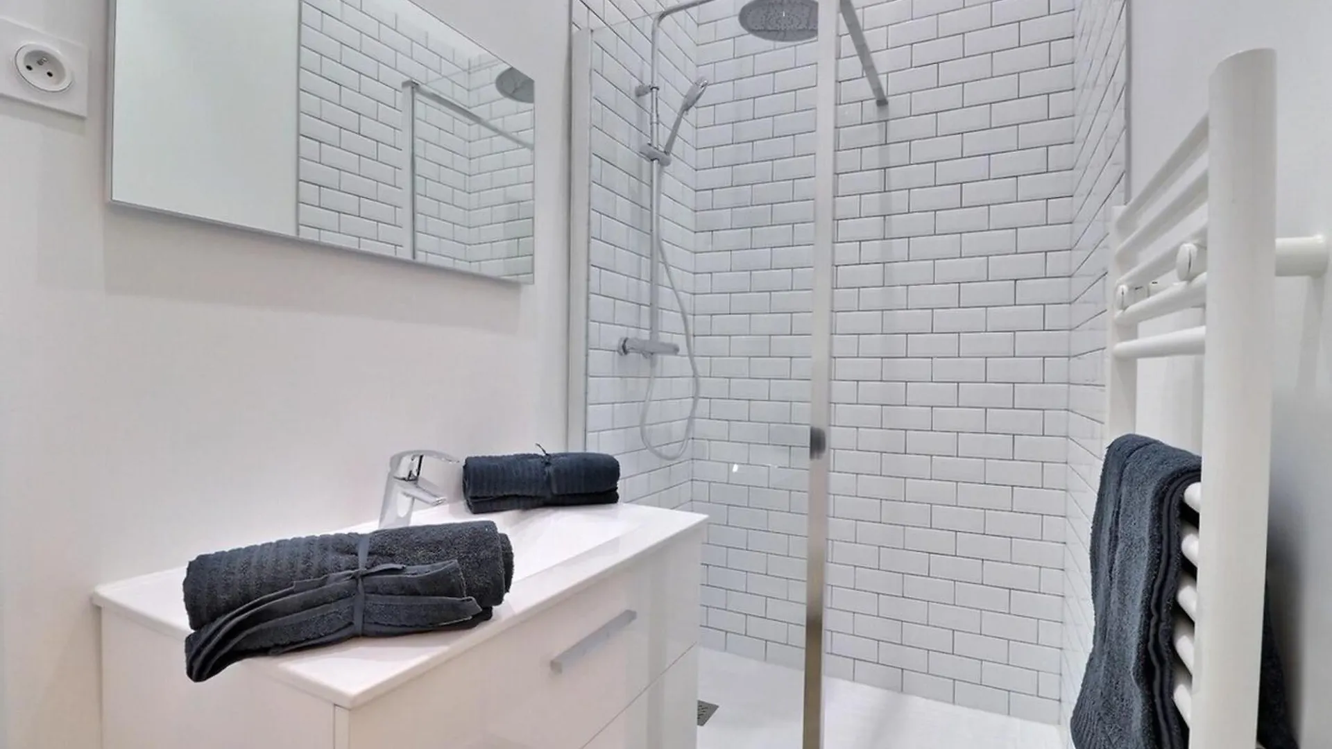 Le Pecherie - Beautiful & Modern Apartment - Lyon 1St 0*,  프랑스